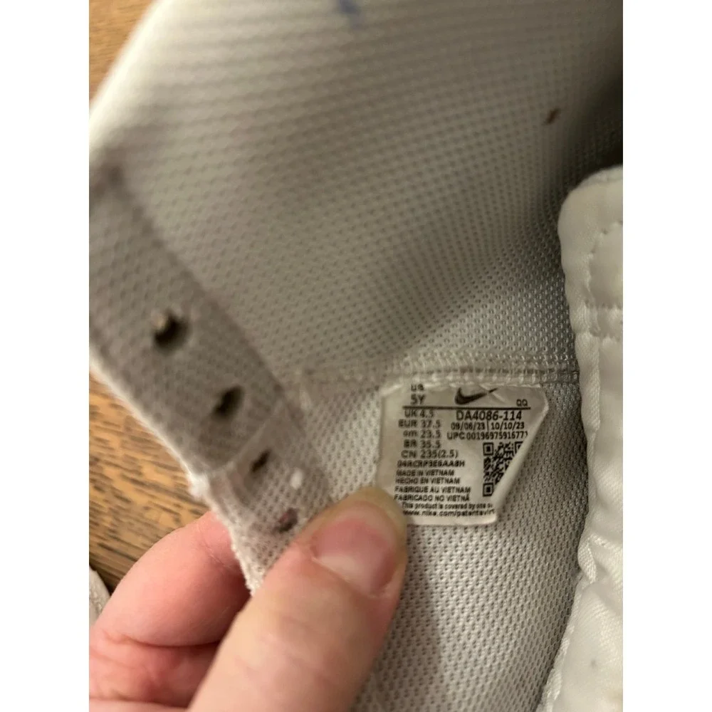 Nike‎ Youth High-Top Sneakers – Size 5